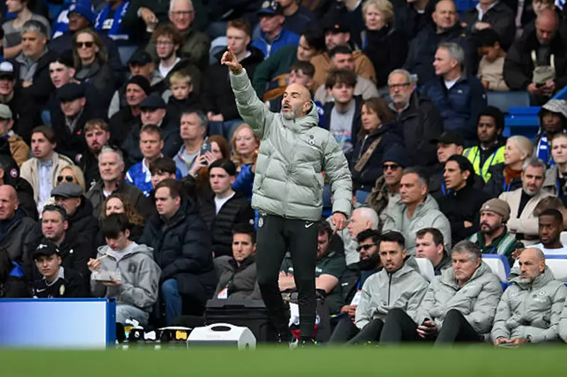 بسبب “بطاقة غبية”.. ماريسكا غاضب من ديلاب بسبب “بطاقة غبية”.. ماريسكا غاضب من ديلاب