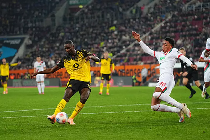 بهدف جيراسي.. بوروسيا دورتموند يهزم أوجسبورج بهدف جيراسي.. بوروسيا دورتموند يهزم أوجسبورج